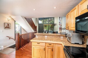 Fridge, microwave, oven, stovetop - In-Town, 2BR 2BA, Sunny, Open, Spectacular Views, KING Bed (Breckenridge)