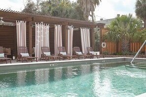 Piscine extérieure, piscine chauffée