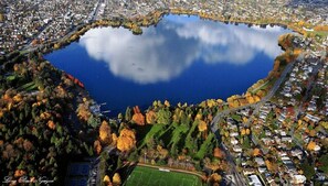 Aerial view - Green Lake Modern K/Q  + Parking | Stadium Access (Seattle)