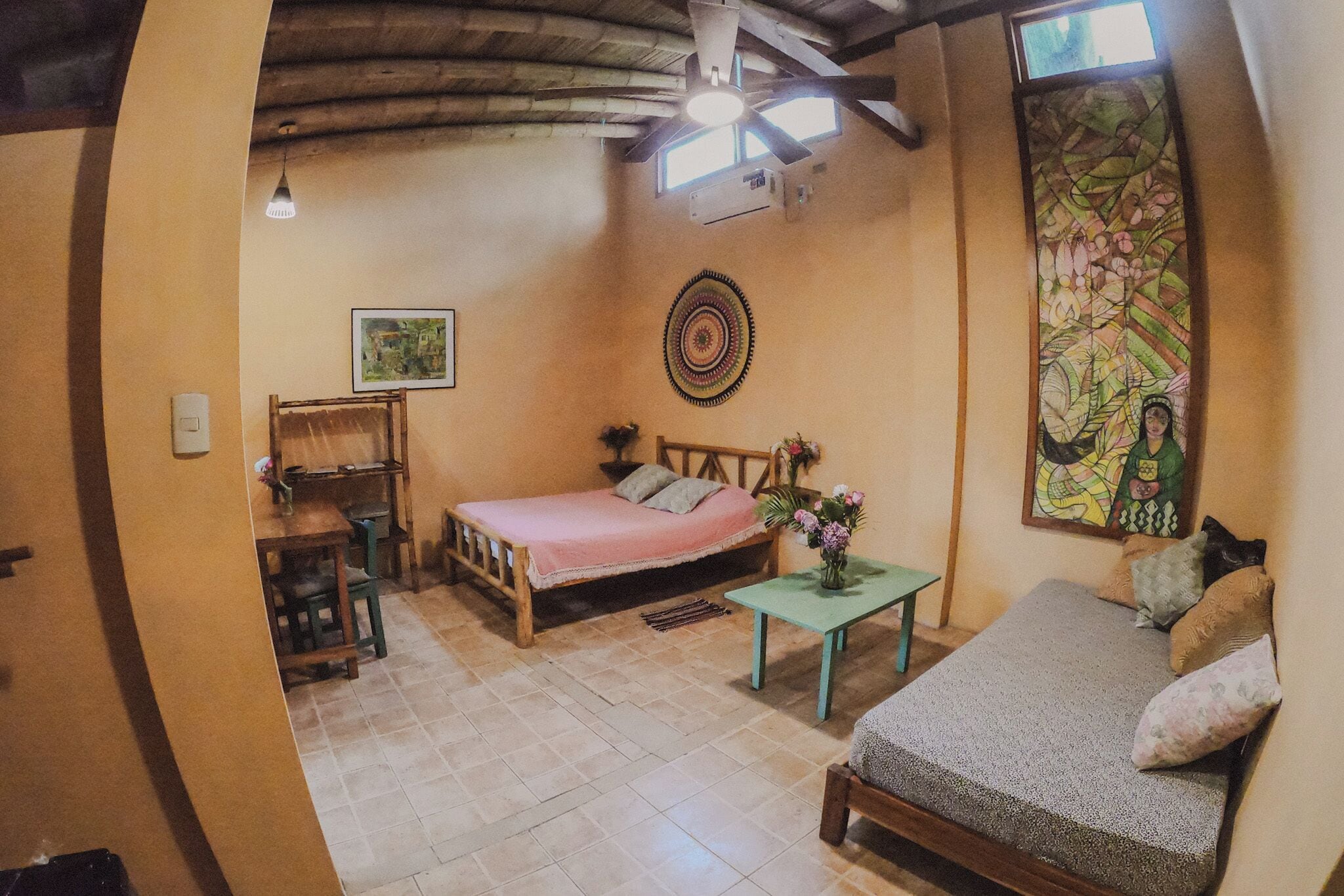 Wifi gratis y ropa de cama 