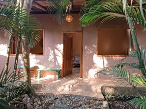 Habitació triple bàsica | Wifi gratuïta i roba de llit 