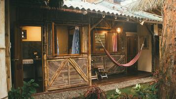 Room 14 | Free WiFi, bed sheets