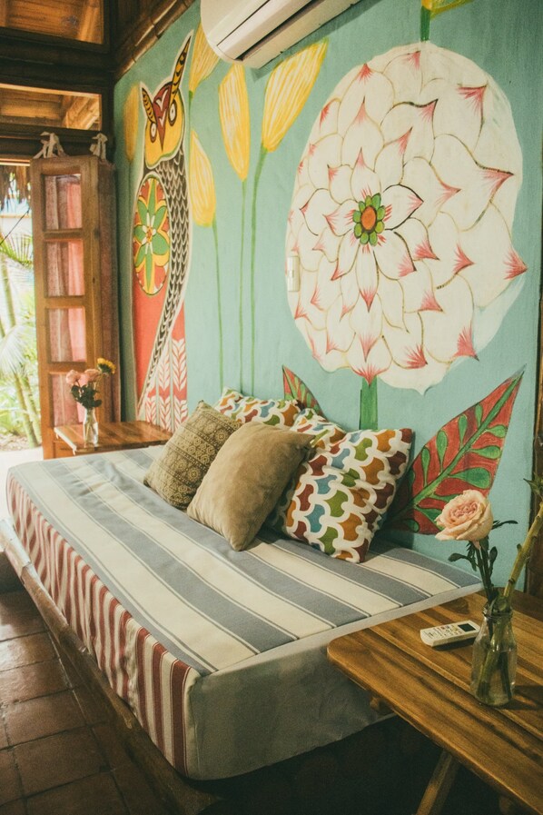 واي فاي مجانًا وملاءات أسرّة