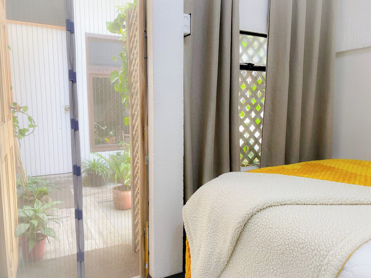 1 habitación, tabla de planchar con plancha, internet y ropa de cama 