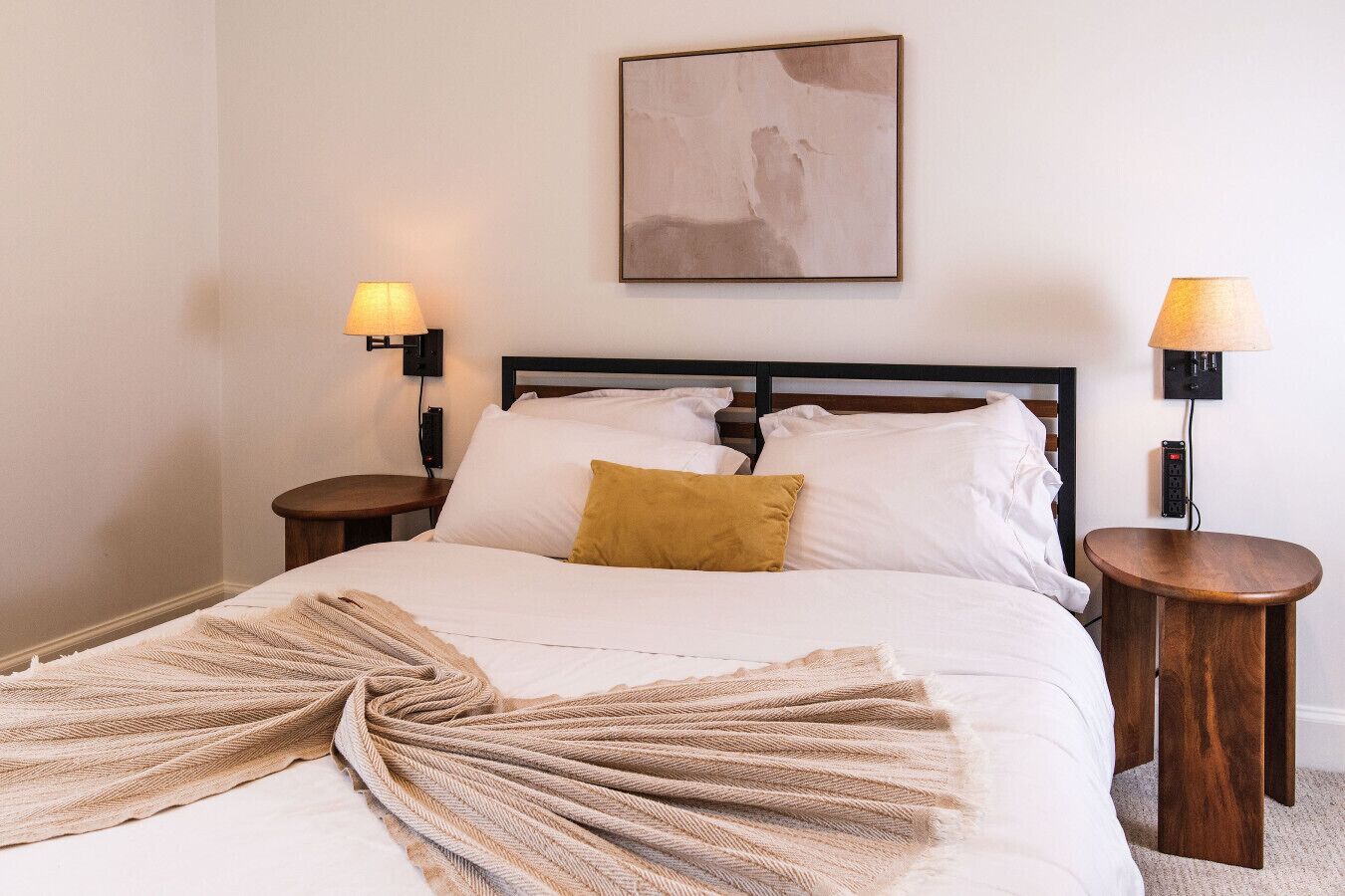 1 bedroom, desk, iron/ironing board, WiFi