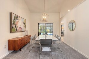 Dining - New! The Landing Pad-4 lrg BR-private heated pool-Reno-FlyIn-Golf-near Daytona (Port Orange)