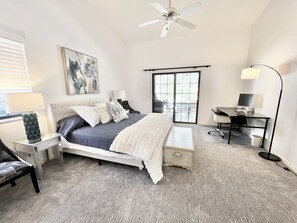 4 bedrooms, desk, iron/ironing board, free WiFi - New! The Landing Pad-4 lrg BR-private heated pool-Reno-FlyIn-Golf-near Daytona (Port Orange)