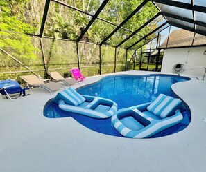Outdoor pool, a heated pool - New! The Landing Pad-4 lrg BR-private heated pool-Reno-FlyIn-Golf-near Daytona (Port Orange)
