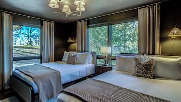 5 bedrooms, iron/ironing board, WiFi, bed sheets