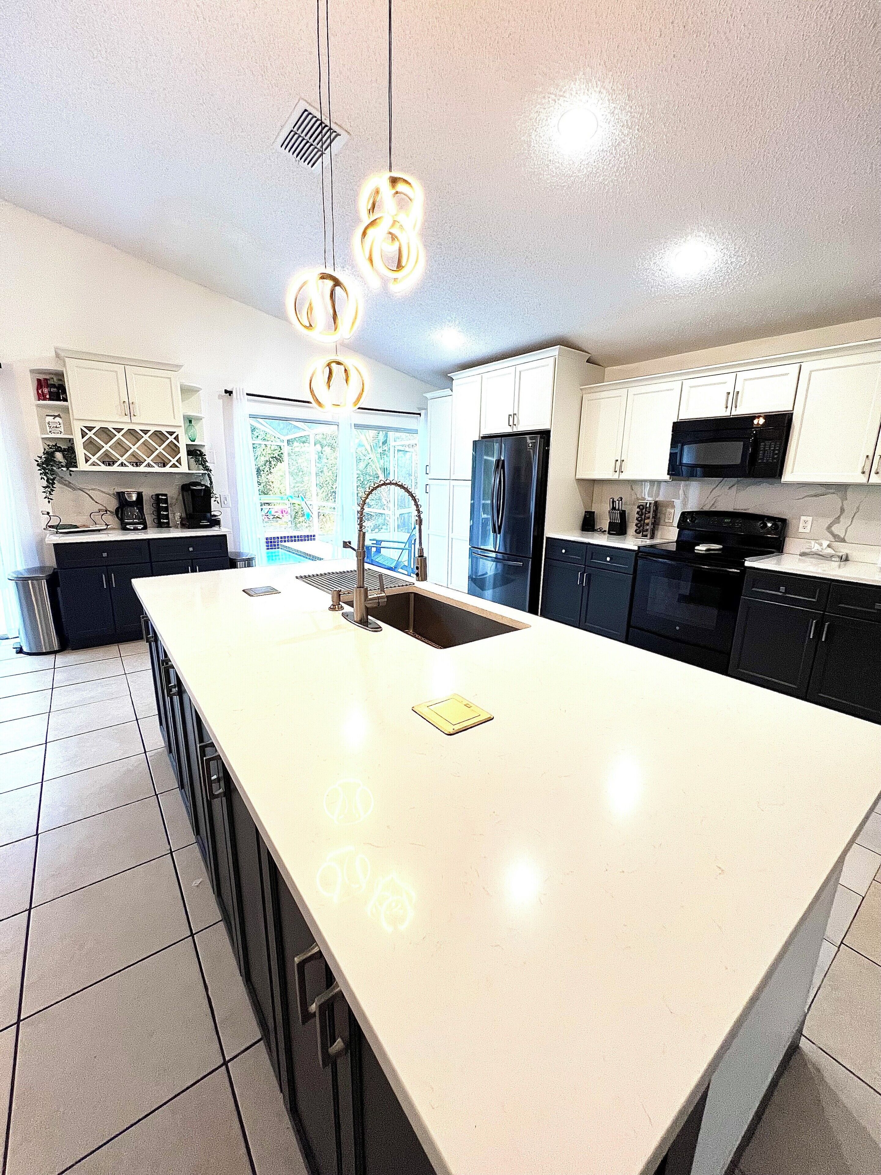 冰箱、微波炉、烤箱、炉灶