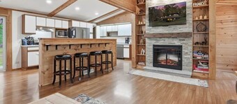 Whitetail Crossing - 3-Bedroom Cabin with Trail & Lake Access