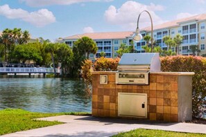 المنطقة المحيطة بالمنشأة