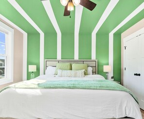 3 عدّة غرف نوم ومكواة/لوح كي وسرير سفر وواي فاي مجانًا