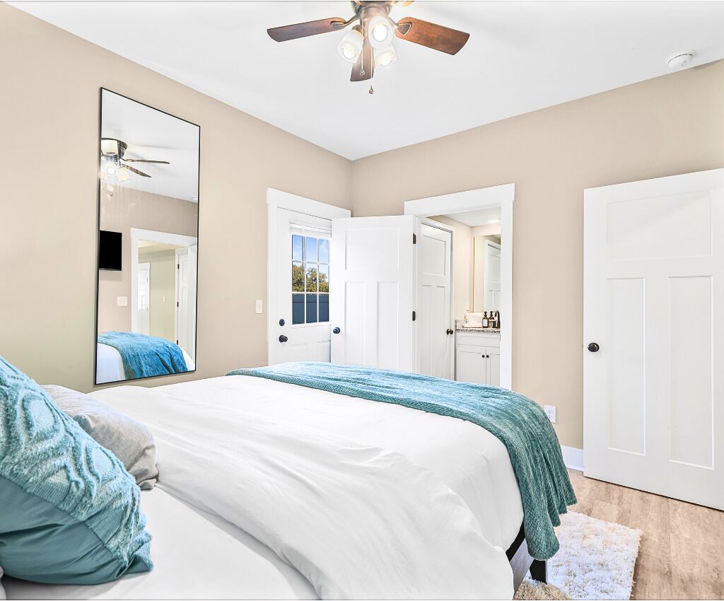 3 bedrooms, iron/ironing board, travel crib, free WiFi