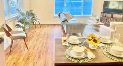 4BR/4BA Queen Anne Retreat & Easy Port Access!