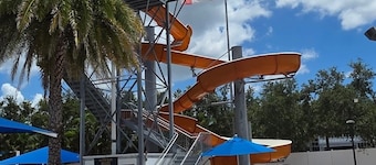 Cozy 2BR/2BA Home in Sun Outdoors Sarasota Resort. Pools, Pickleball & Paradise!