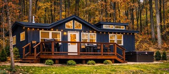 SOFT OPENING: WILLOW'S COVE CABIN W/ HOT TUB, HOME THEATRE AND WOODLAND VIEWS