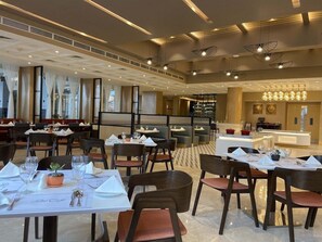 Dining - Everest (Kathmandu)