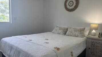 1 bedroom, iron/ironing board, internet, bed sheets