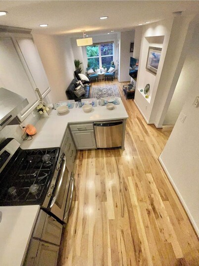 Lower Queen Anne Townhome