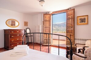 5 bedrooms, iron/ironing board, WiFi, bed sheets - Cottage with fireplace, heating and barbecue (Padul)