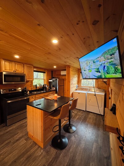 Cozy 1-bedroom cabin 20 minutes from Jay Peak