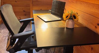 Cozy 1-bedroom cabin 20 minutes from Jay Peak