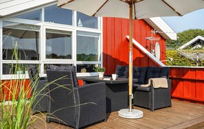 Outdoor dining - Nice home in Tarm with sauna (Tarm)