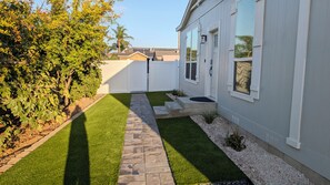 المنطقة المحيطة بالمنشأة