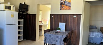 Bungalow 4 – “Blue Wren Retreat” A spacious two bedroom self-contained bungalow