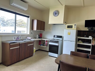 Bungalow 4 – “Blue Wren Retreat” A spacious two bedroom self-contained bungalow