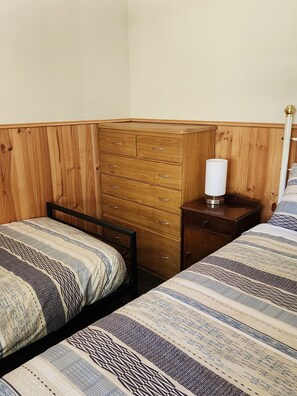 2 Schlafzimmer, Bügeleisen/Bügelbrett, kostenloses WLAN, Bettwäsche