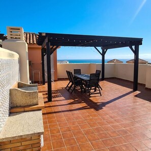 Outdoor dining - Casa Ricardo Penthouse – Your Mediterranean Escape (Costa)