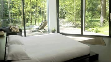 5 bedrooms, internet, bed sheets