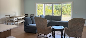 3-bedroom house in enchanting Kelleys Island with AC