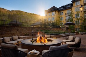 Outdoor dining - The Ritz-Carlton, Vail-Charming 2BRM/2.5BATH Mountain Suite With Balcony (Vail)
