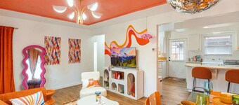 The Disco Den Prime location. Mins to amenities