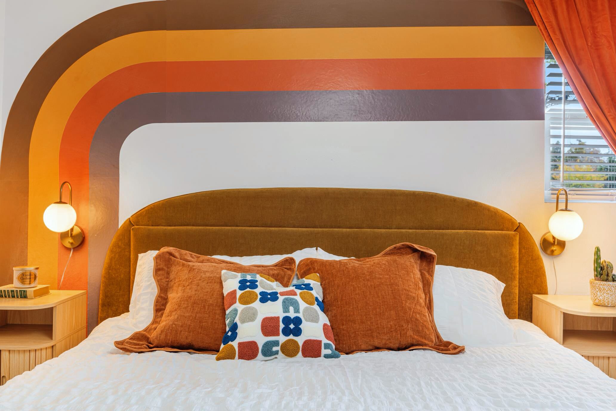 2 bedrooms, iron/ironing board, internet, bed sheets