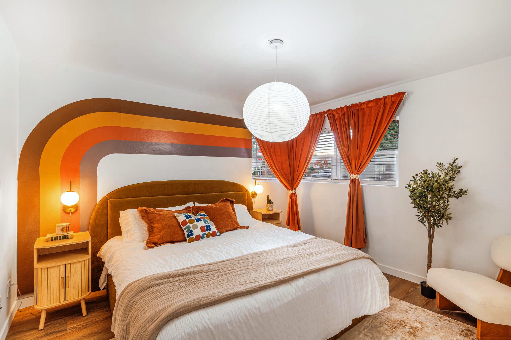 2 bedrooms, iron/ironing board, internet, bed sheets