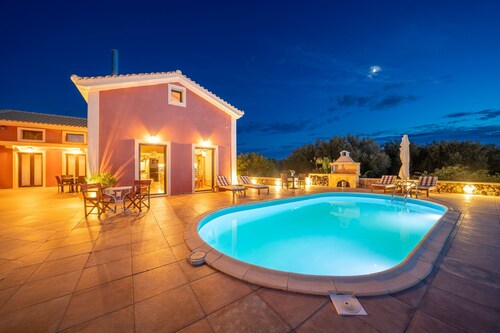 Sun, sea and space to unwind — welcome to Villa Ostria