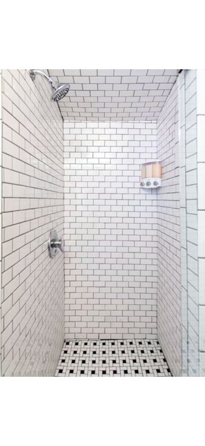 Hårtørrer, håndklæder, Sæbe, Toiletpapir