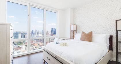 LUXURY 2-bedroom 2 bath condo, spectacular views, close to everything desirable.