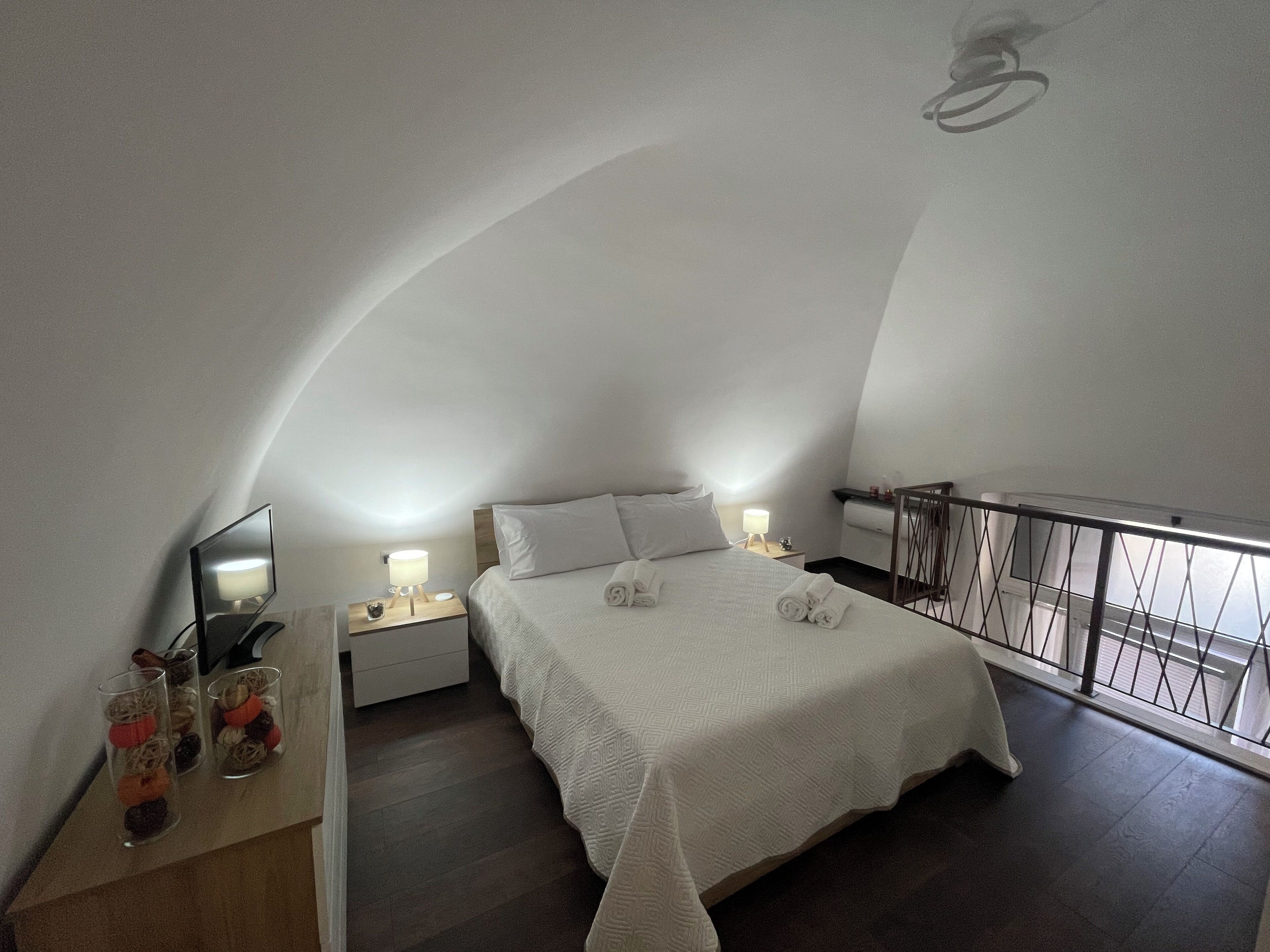 1 dormitorio, tabla de planchar con plancha, Internet y ropa de cama