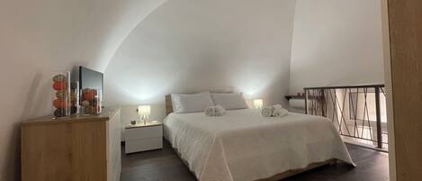 1 soverom, strykejern/-brett, internettilgang og sengetøy