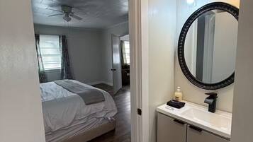 3 bedrooms, iron/ironing board, WiFi