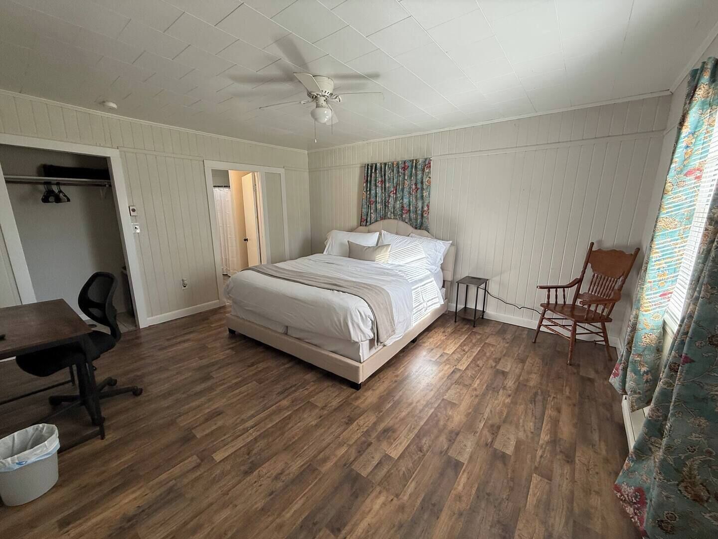 3 bedrooms, iron/ironing board, WiFi