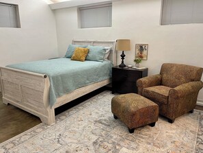 3 bedrooms, desk, free WiFi, bed sheets