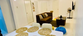 FULLY FURNISHED LUXURY HOME FOR RENT!