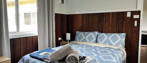 2 bedrooms, iron/ironing board, free WiFi, bed sheets