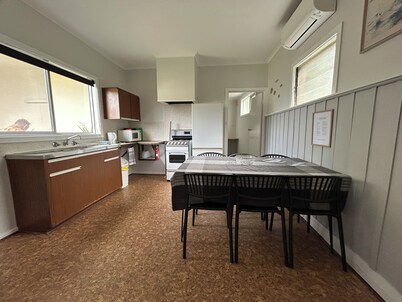 Bemm River Bungalows #2: “Pelican Pad”